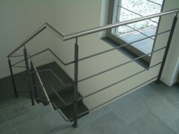 Innengelaender Edelstahl lackiert-005